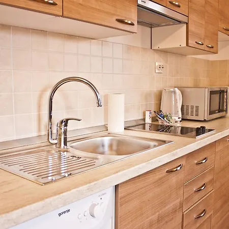 Park Apartment *